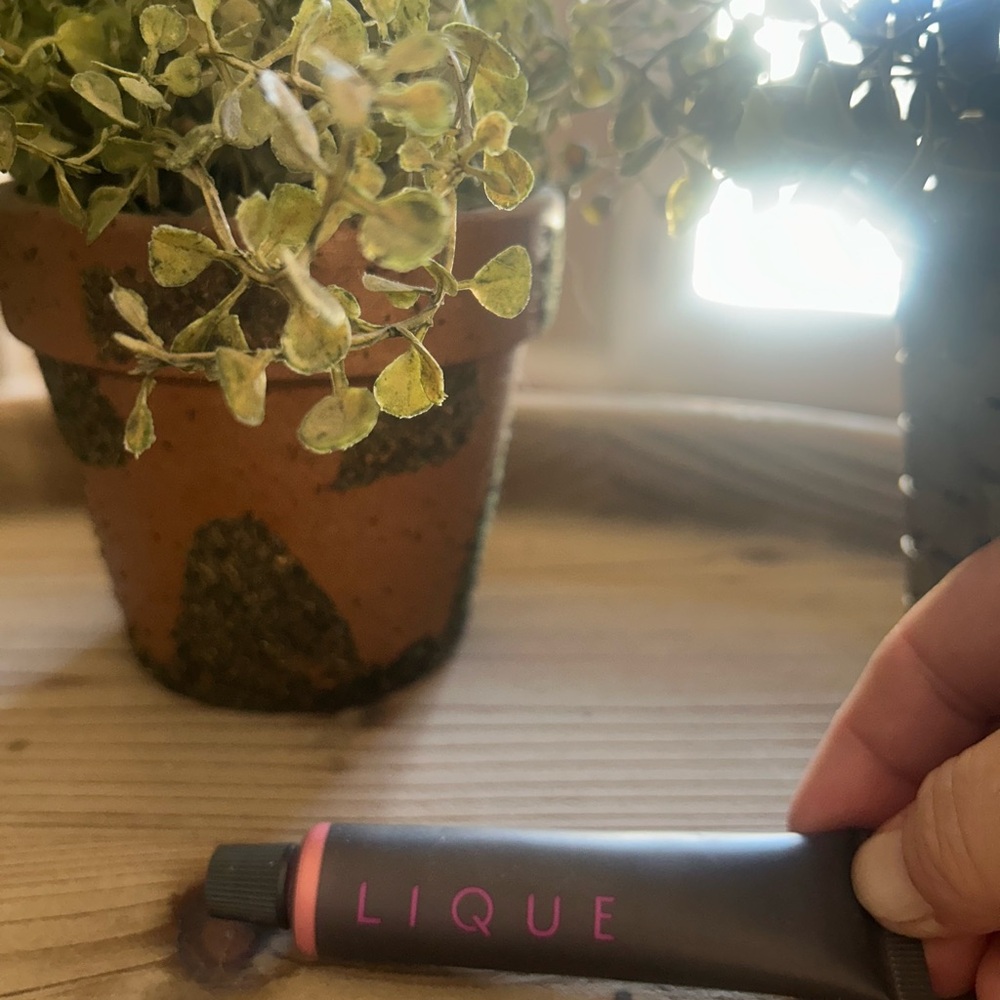 Lique Lip Gloss - Pink
